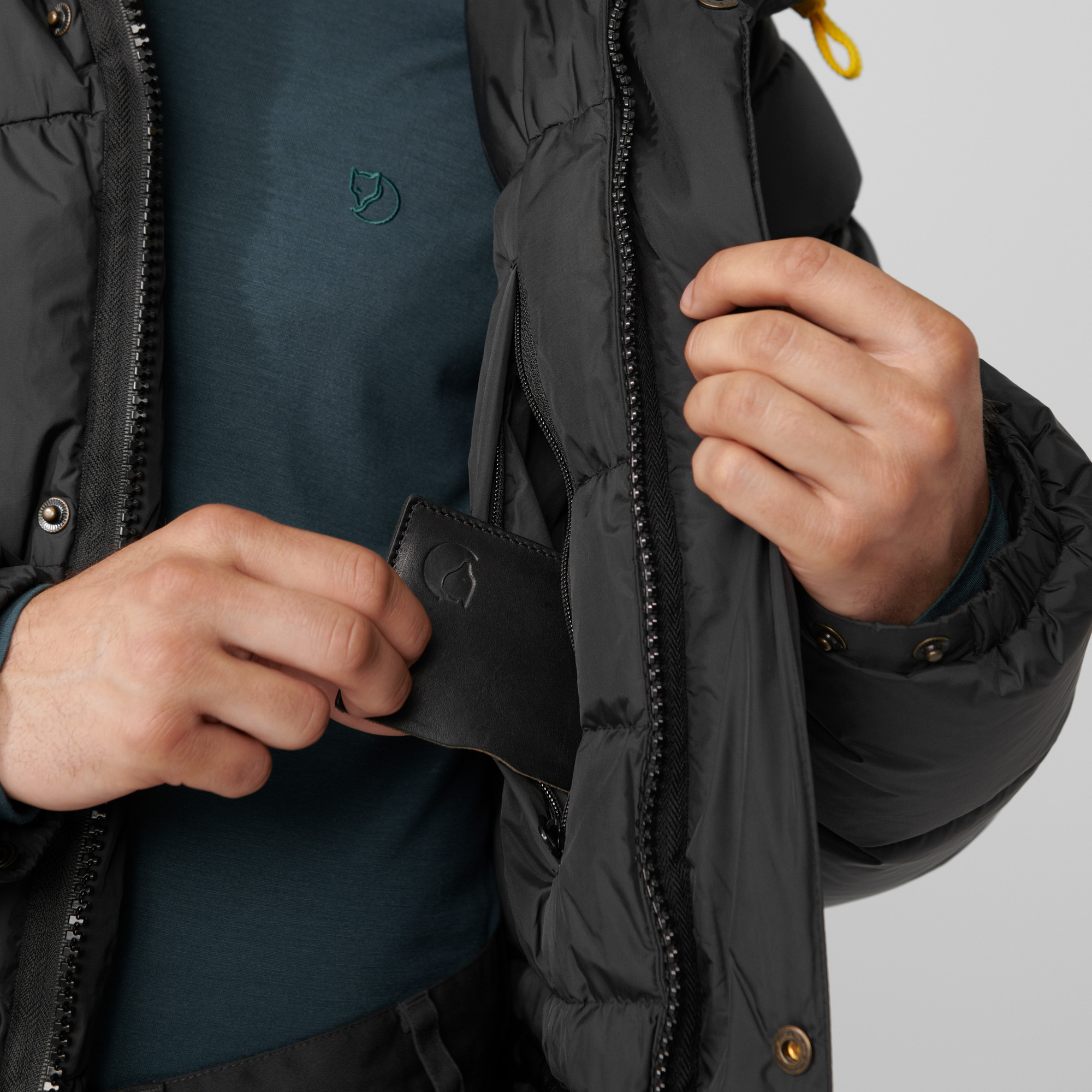 Expedition Down Jacket M - Image 9