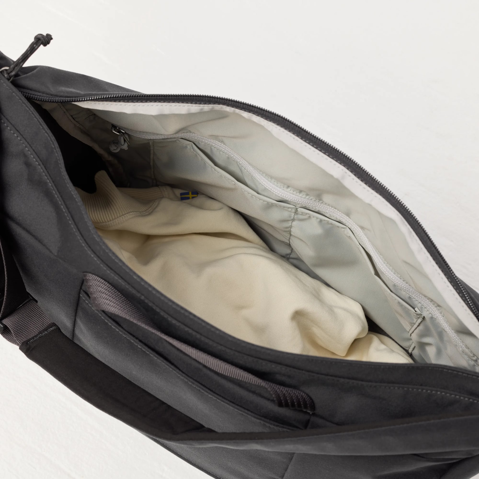 Färden Crossbody - Image 8
