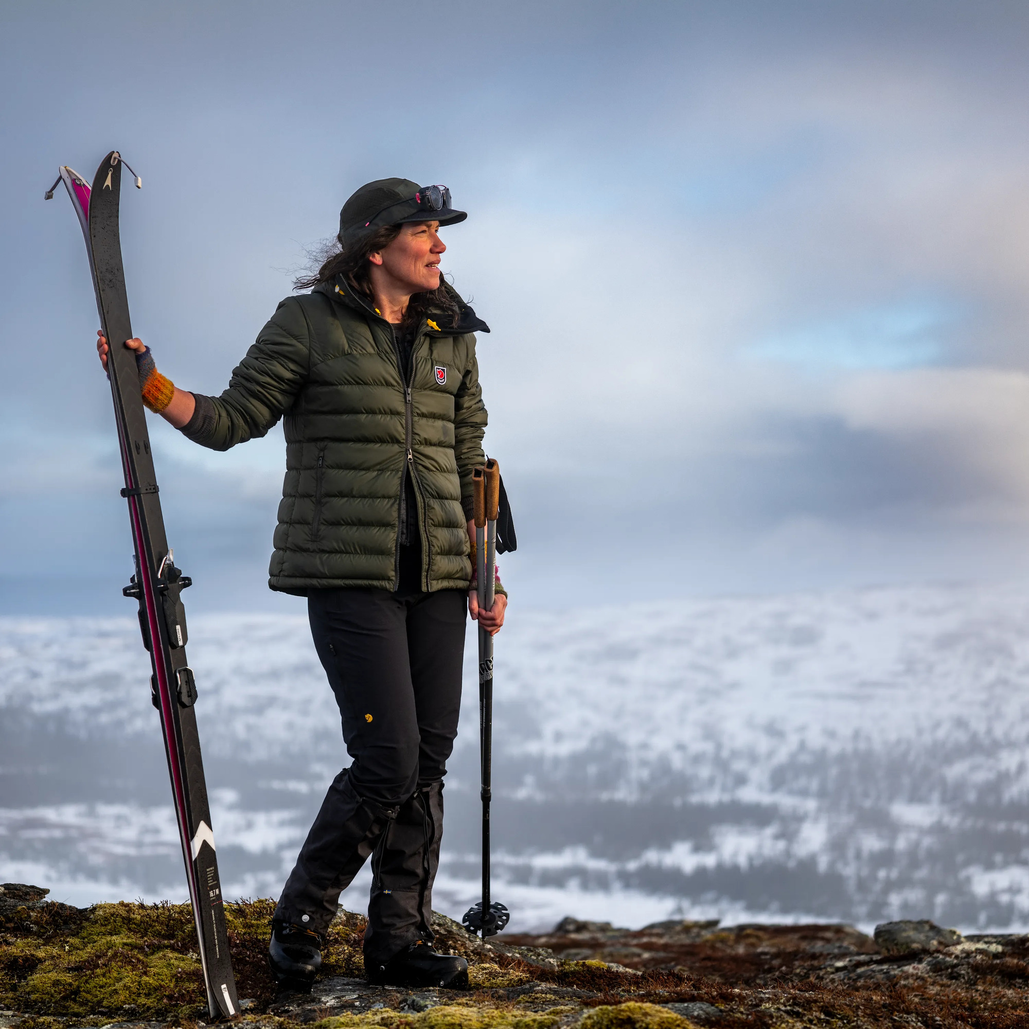 Expedition Pack Down Hoodie W - Image 13