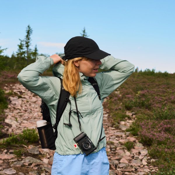 High Coast Short Wind Hoodie W - Image 12