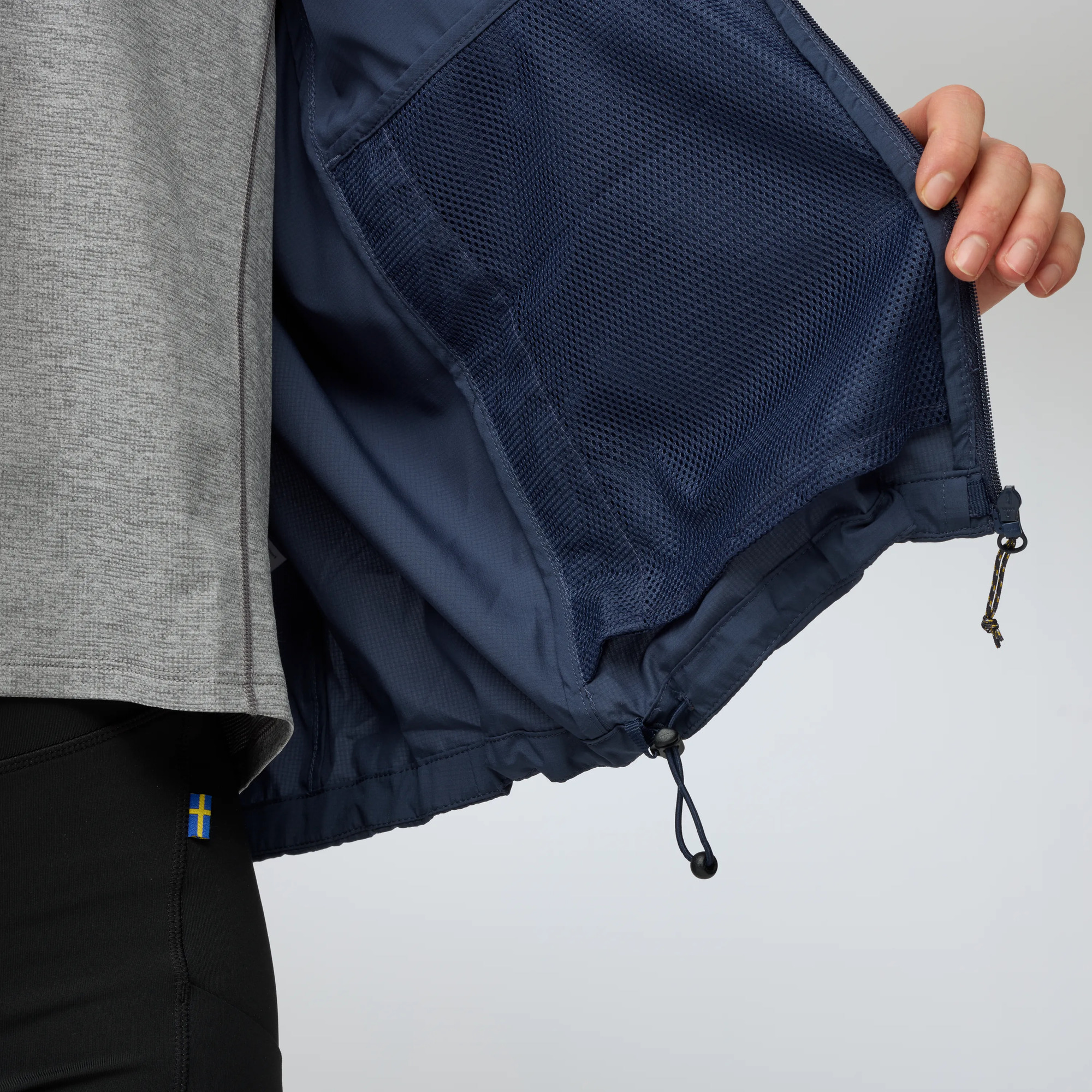 High Coast Short Wind Hoodie W - Image 10
