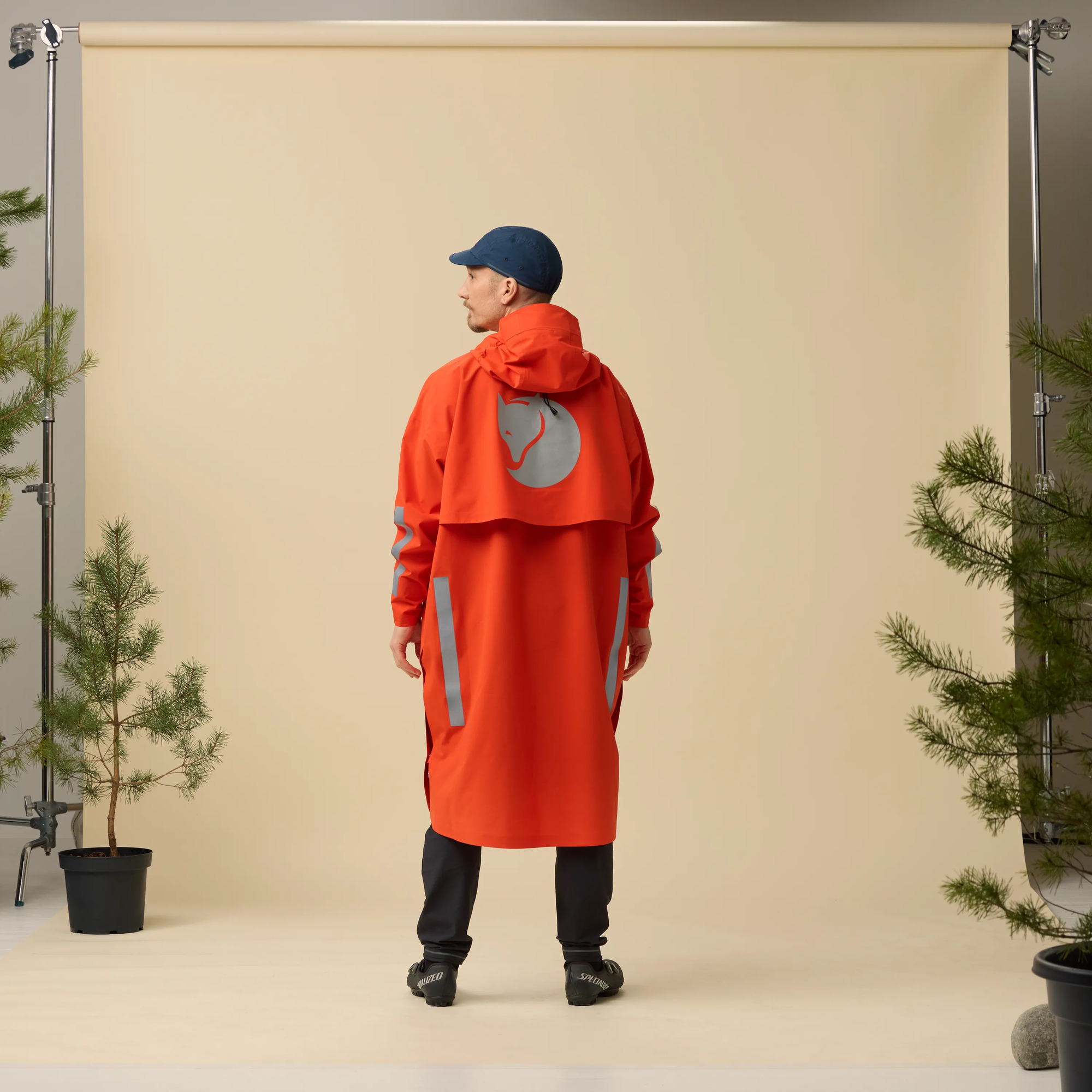 Hoja Rain Fox Poncho - Image 2