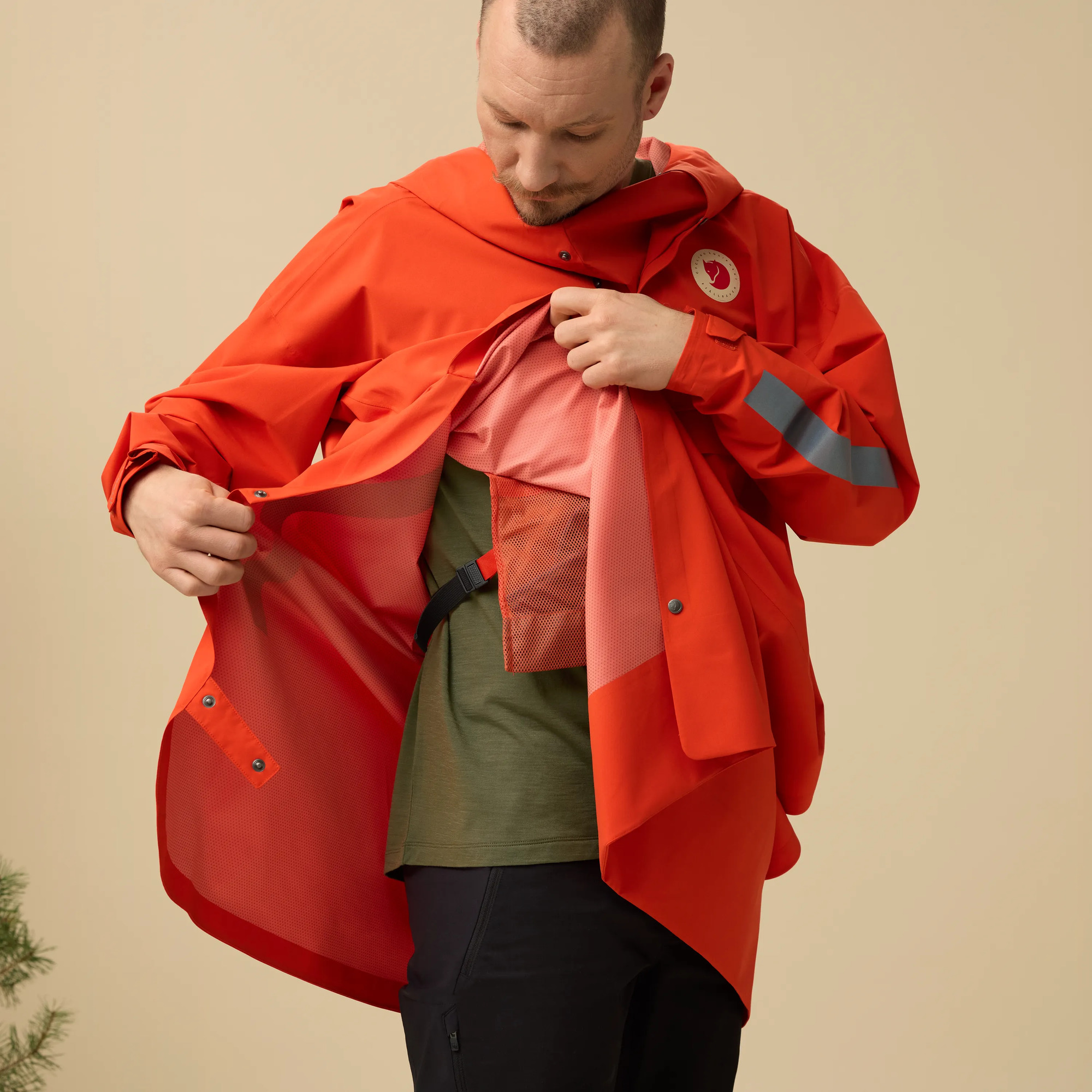 Hoja Rain Fox Poncho - Image 12