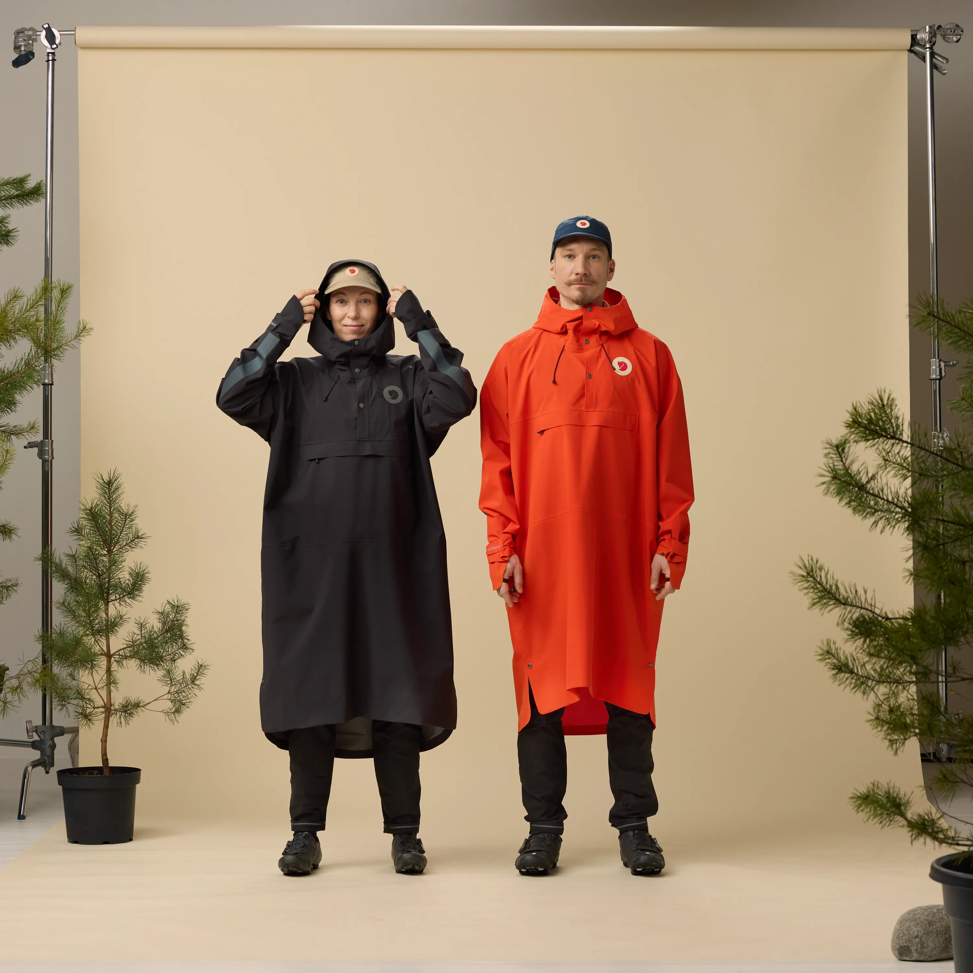 Hoja Rain Poncho - Image 1