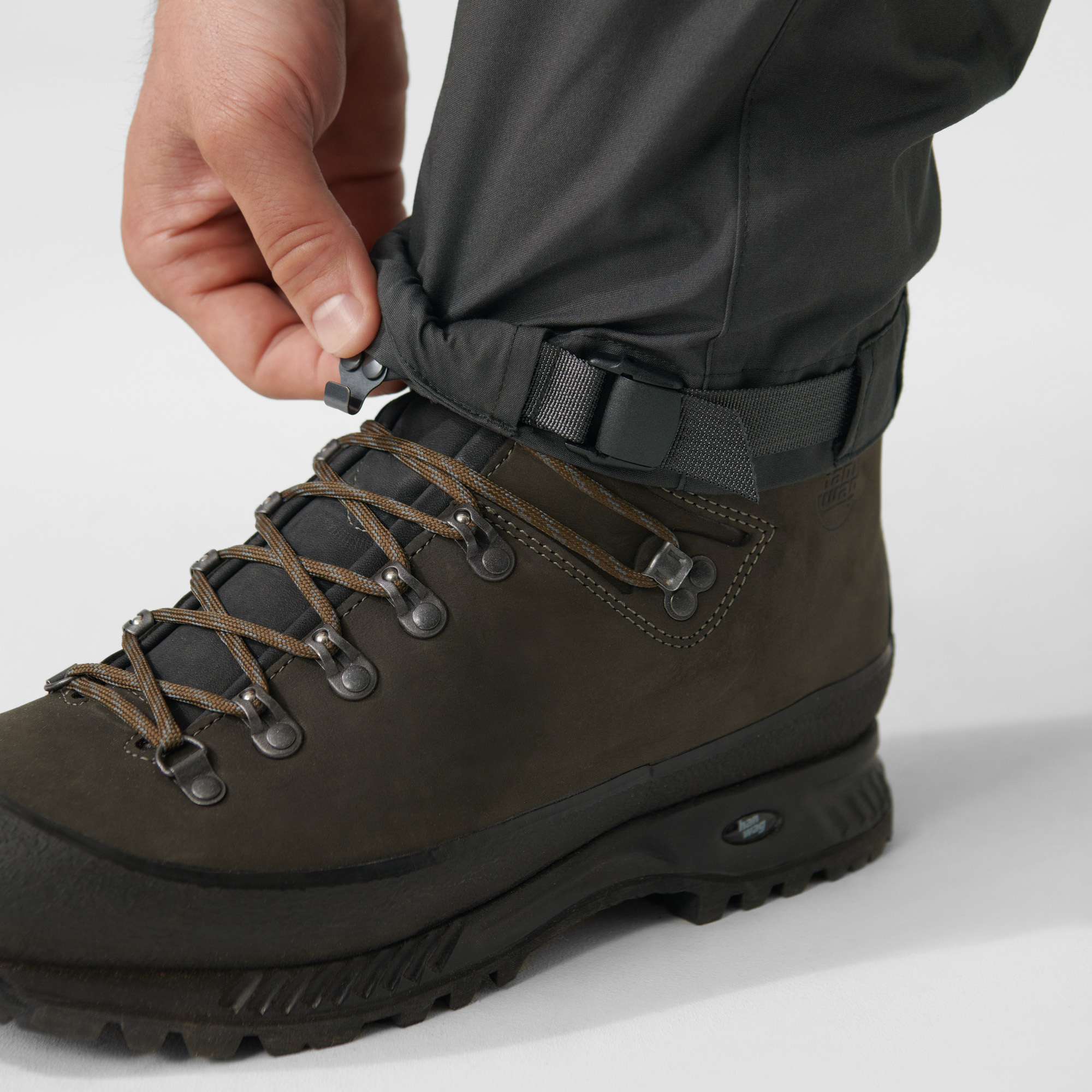 Kaipak Trousers M - Image 4