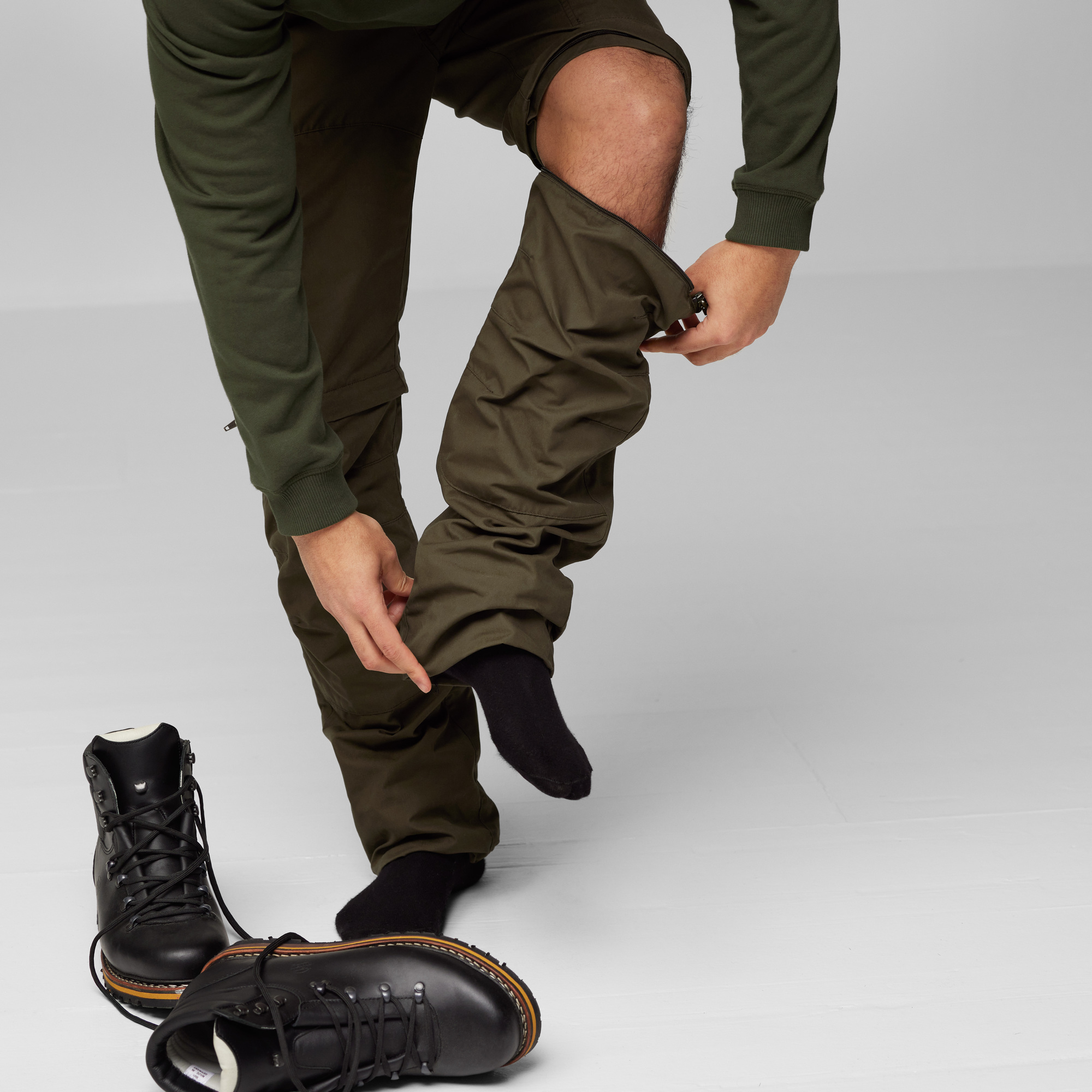 Karl Pro Zip-off Trousers M - Image 12