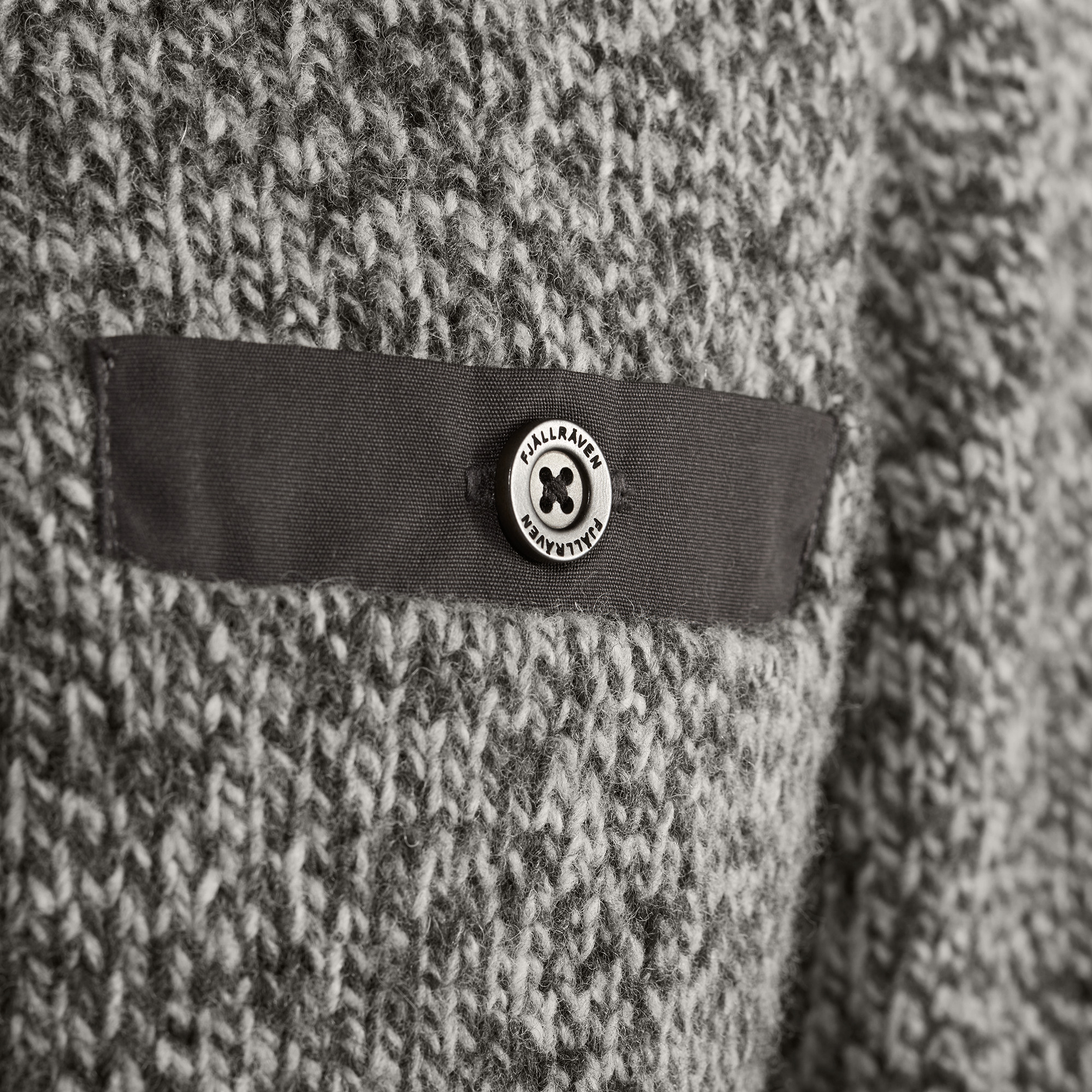 Lada Round-neck Sweater M - Image 8