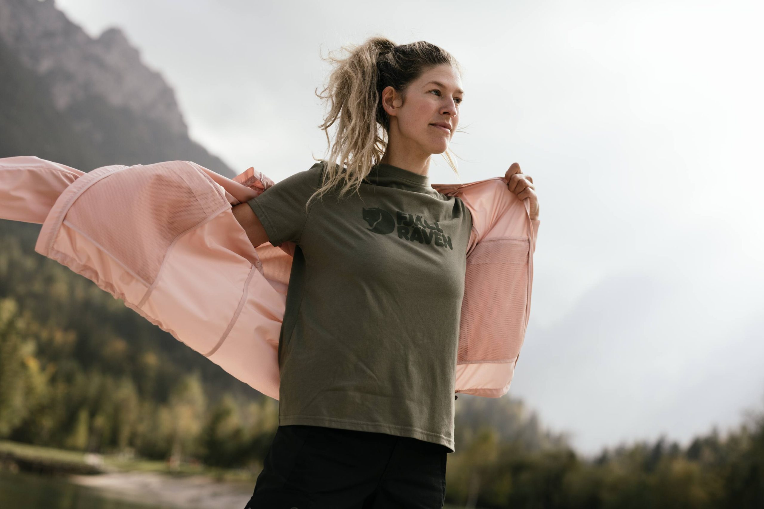 High Coast Wind Hoodie W - Image 12
