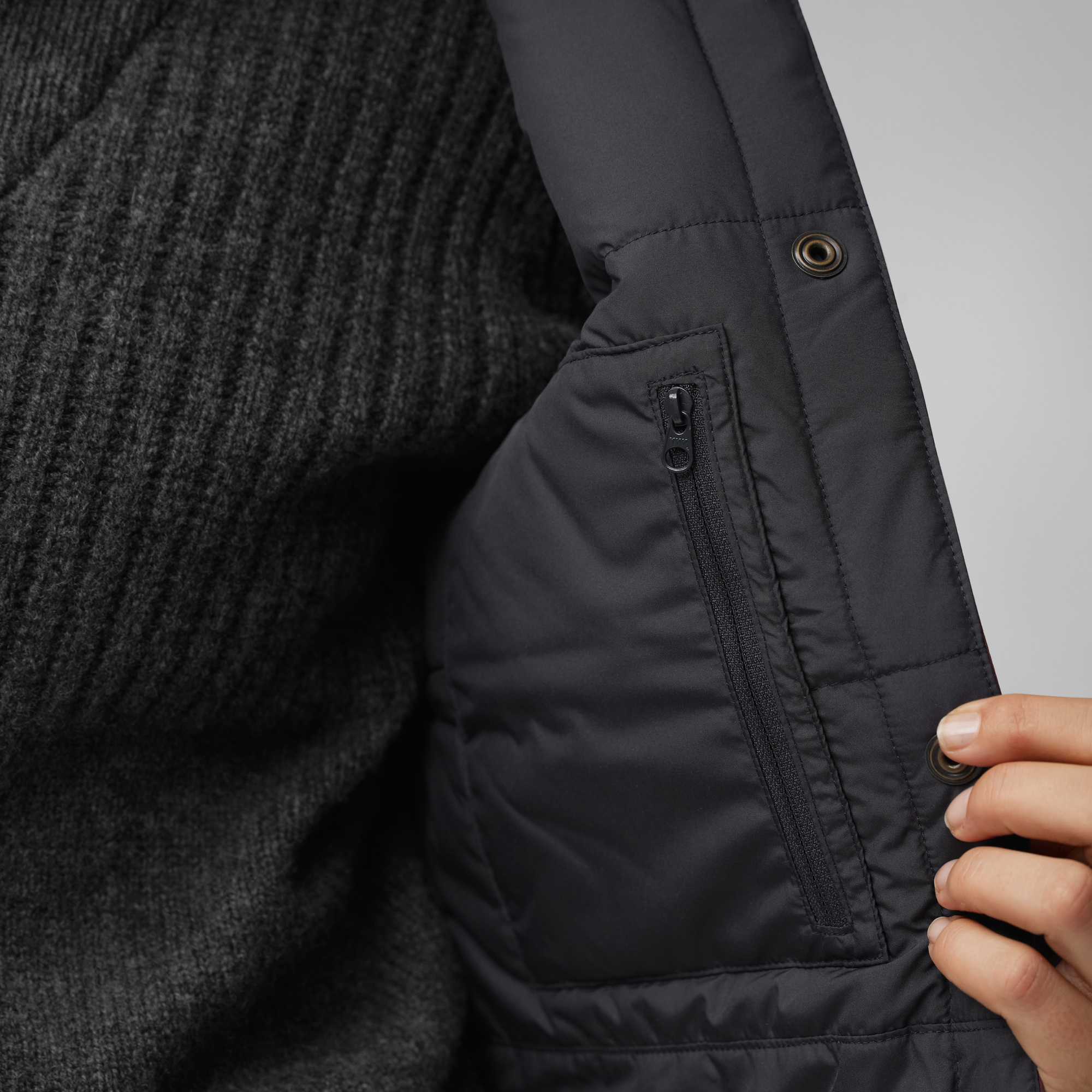 Singi Padded Vest W - Image 6