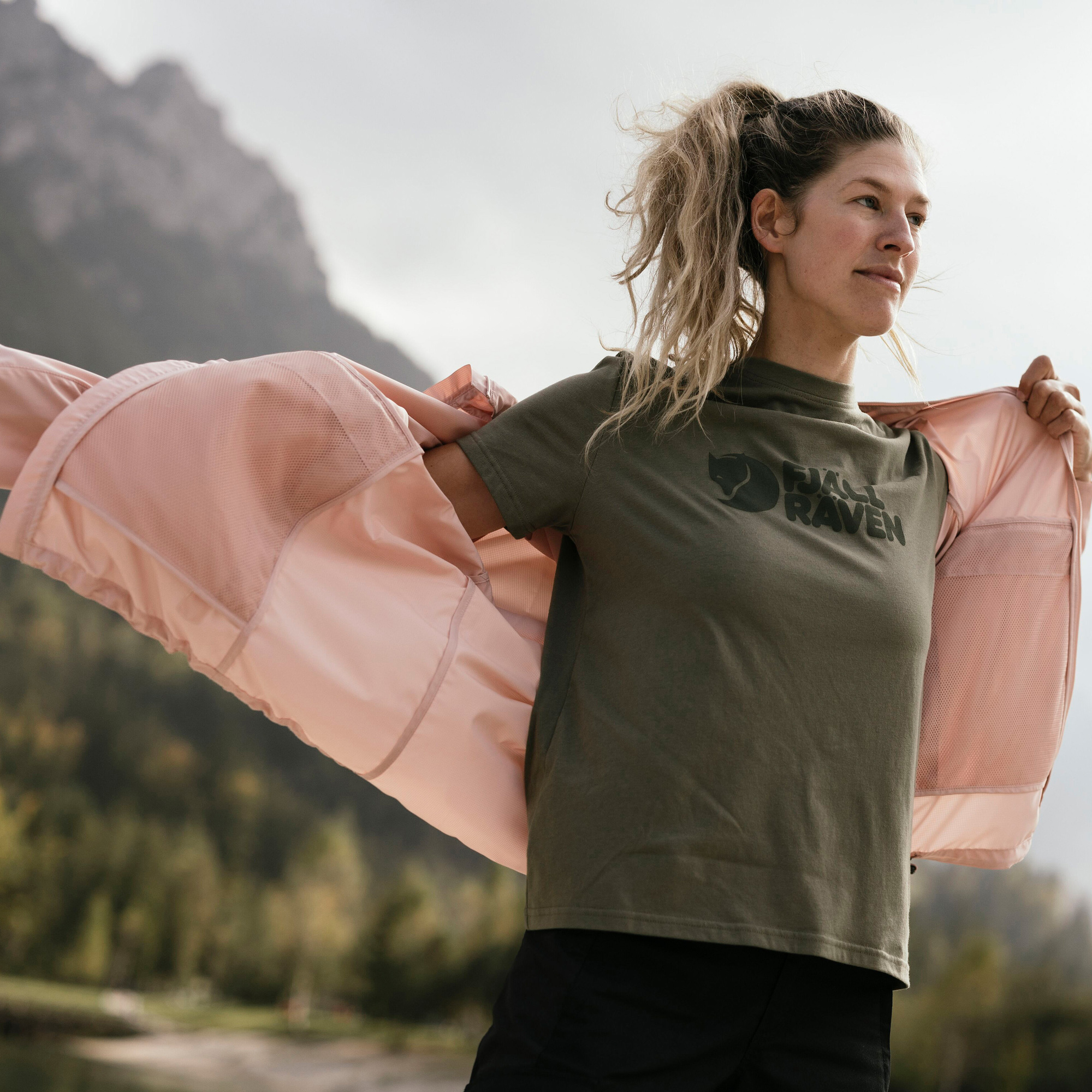 High Coast Wind Hoodie W - Image 16