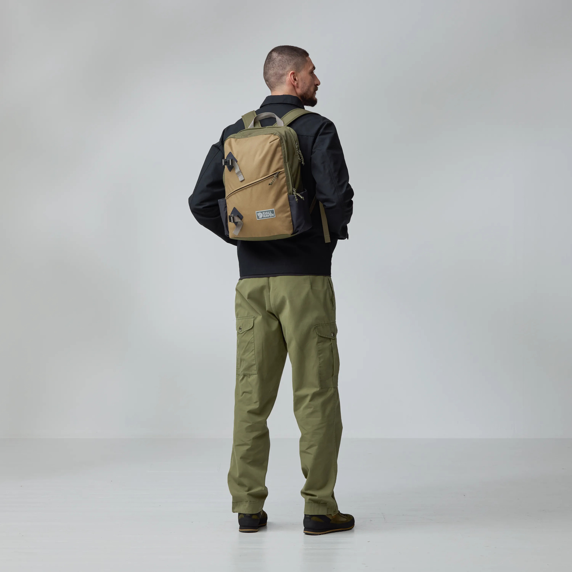 Vardag Backpack 17 - Image 1